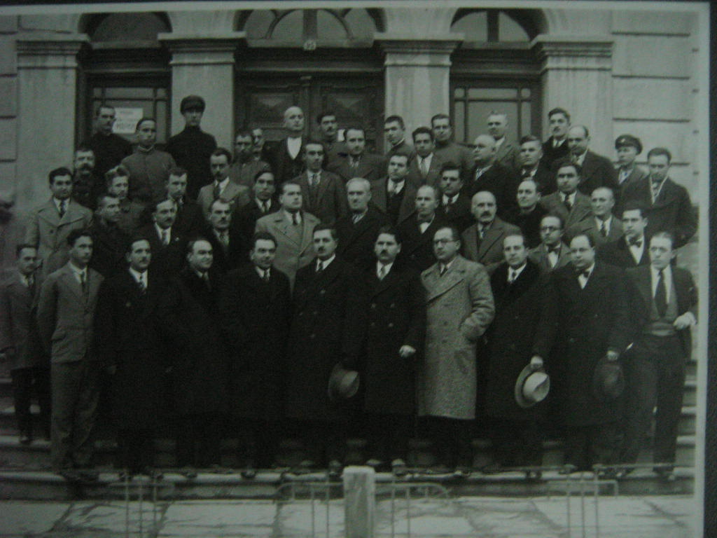 Колективът на Окръжен съд - Ловеч в края на 1934 г.